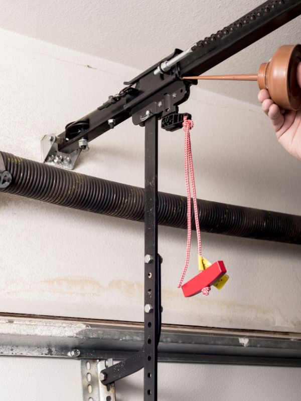 Assistenza per serrande garage a Como (2)